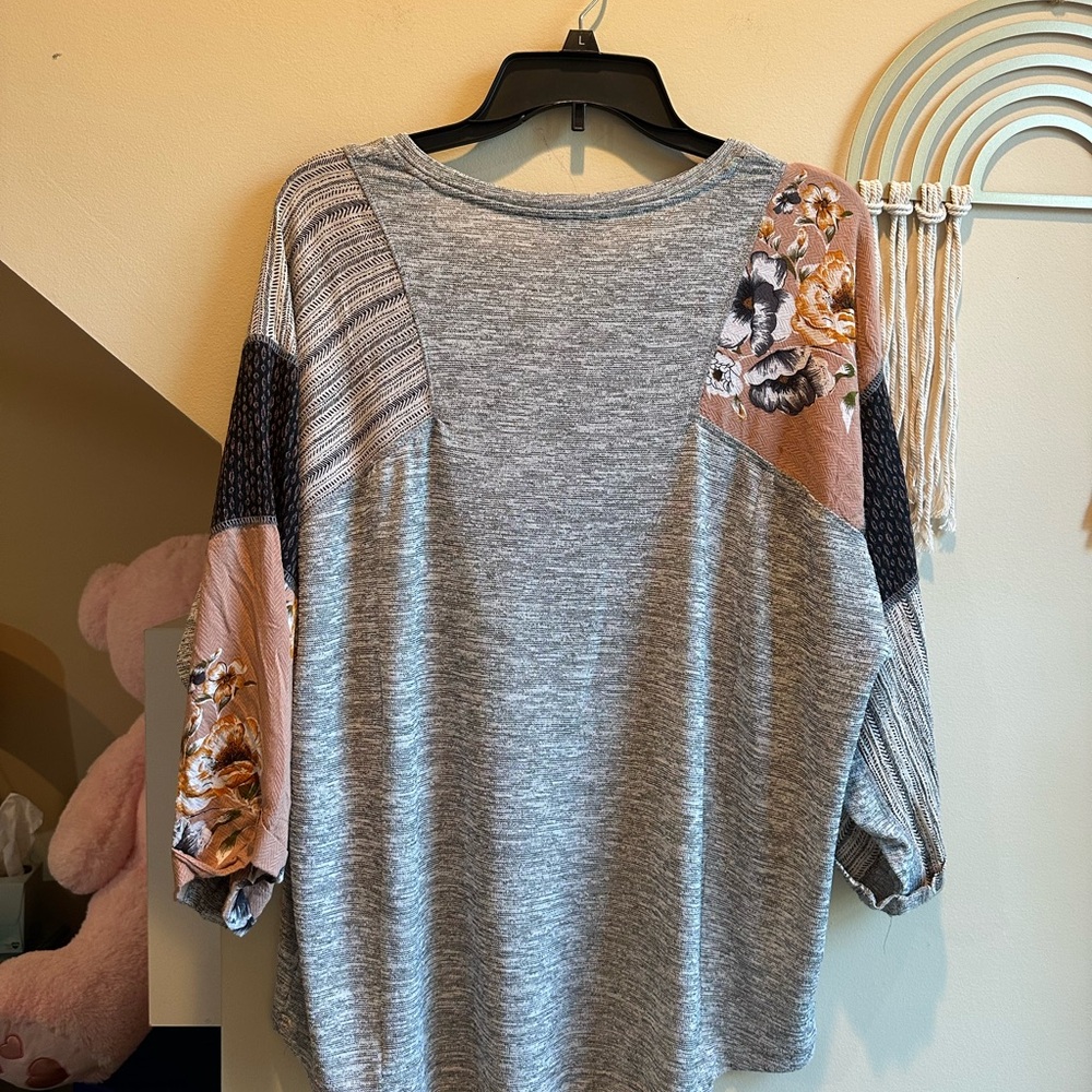 Kori Multicolor Patchwork Top - Picture 8 of 9